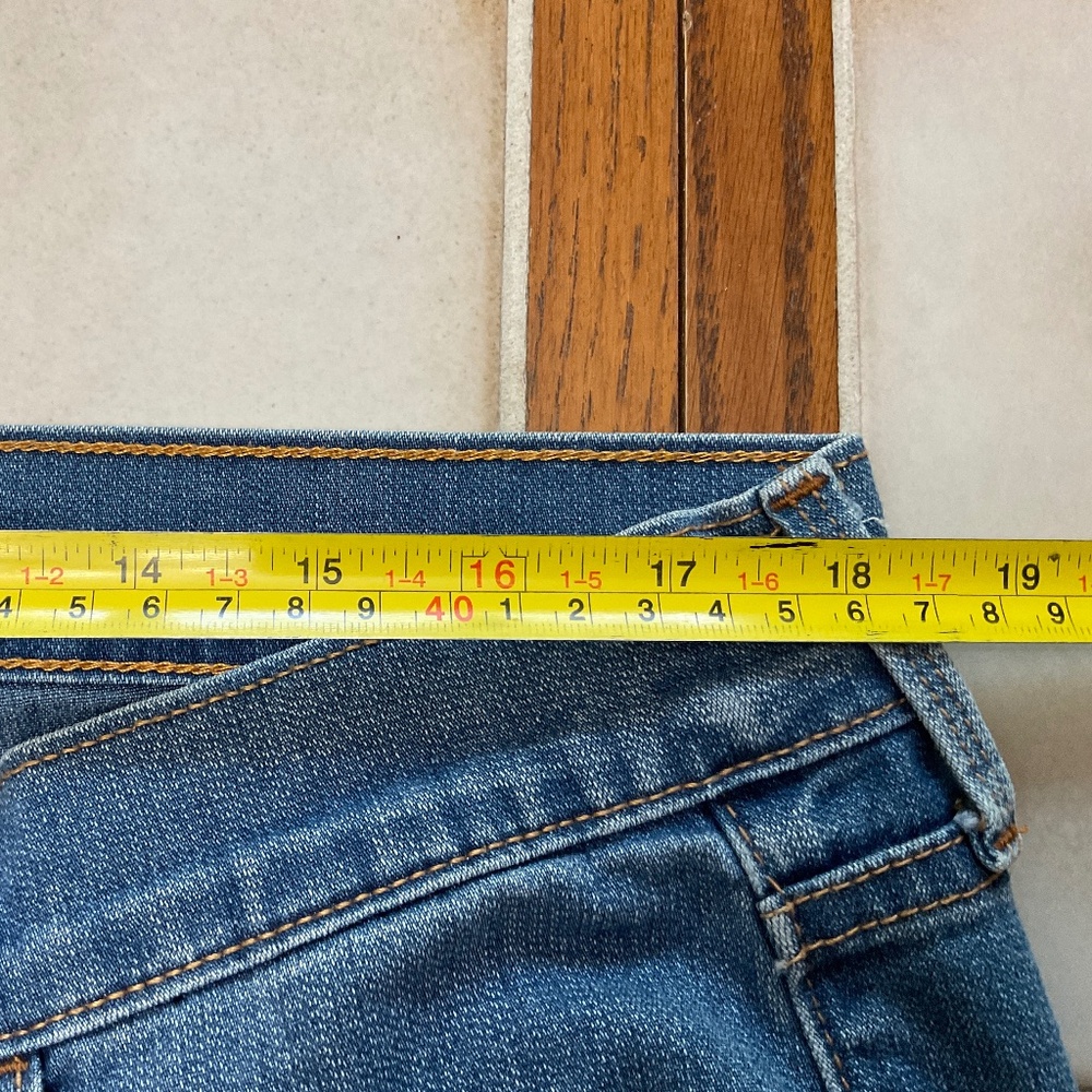 Old Navy Jeans Women’s (or Juniors) Blue Denim with Embroidered Heart Y2K - Picture 7 of 13
